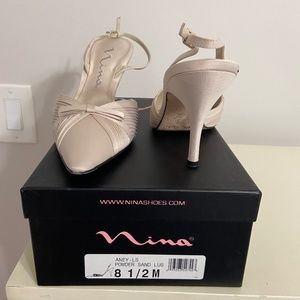 Womens Nina heel cream colored size 8.5